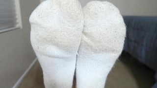 mz berlin femdom sporty girl gives bj and dirty sock job – Lil Olivia, dirty feet on feet porn-2