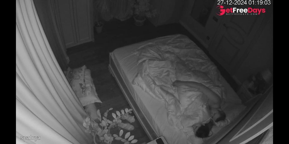 [Sleeping.Porn] Husband hugging his wife during sleep - bedroom hidden tape