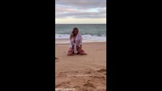  juicy boobs Beth Lily Curvy Babe Playing Tits at the Beach Onlyfans Video Beth Lily-4