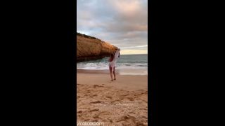  juicy boobs Beth Lily Curvy Babe Playing Tits at the Beach Onlyfans Video Beth Lily-9