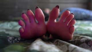 toetallydevine(24-07-2021) Feet POV while I make myself cum-2