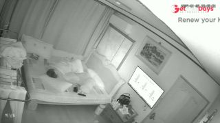 [Sleeping.Porn] She fell asleep while watching TV - bedroom hidden camera-1