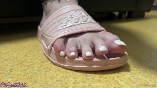 Femdom porn PhFootModel aka phfootmodel - 04-18-2023 OnlyFans Video - Do you like white toes D video PhFootModel-3