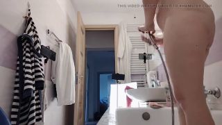Brunette Girls Porn Sexy Wife Shaves Her Pussy Hair.-0