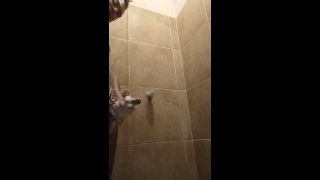 Rosales caliente - Un pajaso en el baño-0