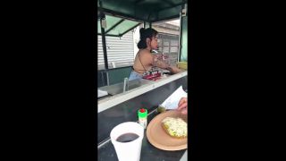 Anal Amiga Ofrecida en el puesto de Tostadas-2