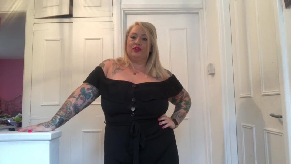 Tattooedbustymia – Seduced By Gold Digger Step Mum tattoo 