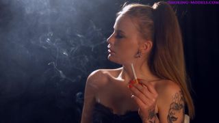 Jaimeylee Chain Smoking Corks Dangling Custom Movie.-4