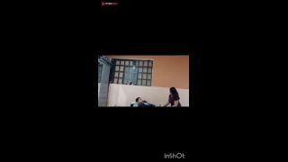Le ofrezco sexo oral a un desconocido en el parque hasta que se corre en mi boca.-5